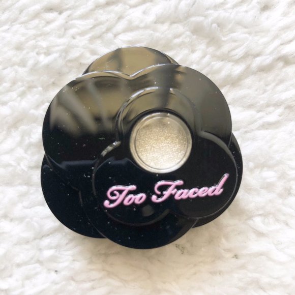 Frilly Lilly Eyeshadow - Picture 2 of 4